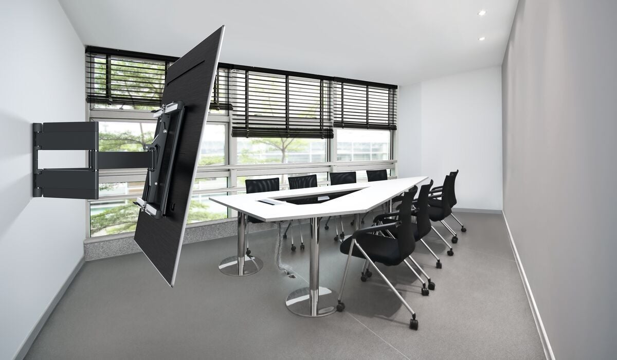 THIN 550 ExtraThin Full-Motion TV Wall Mount | Vogel's