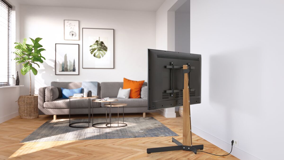 Vogel's TVS 3695 tv vloerstandaard (zwart) - Geschikt voor 40 tot 77 inch tv's tot Ambiance