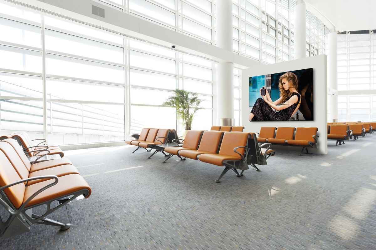 Vogel's PFW 6706 Video Wall Pop-Out Mount Ambiance