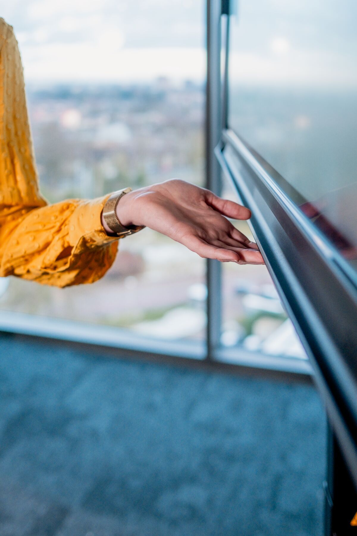 Vogel's RISE 2000W Motorisierter Display-Boden-Wand-Lift DirectControl Detail